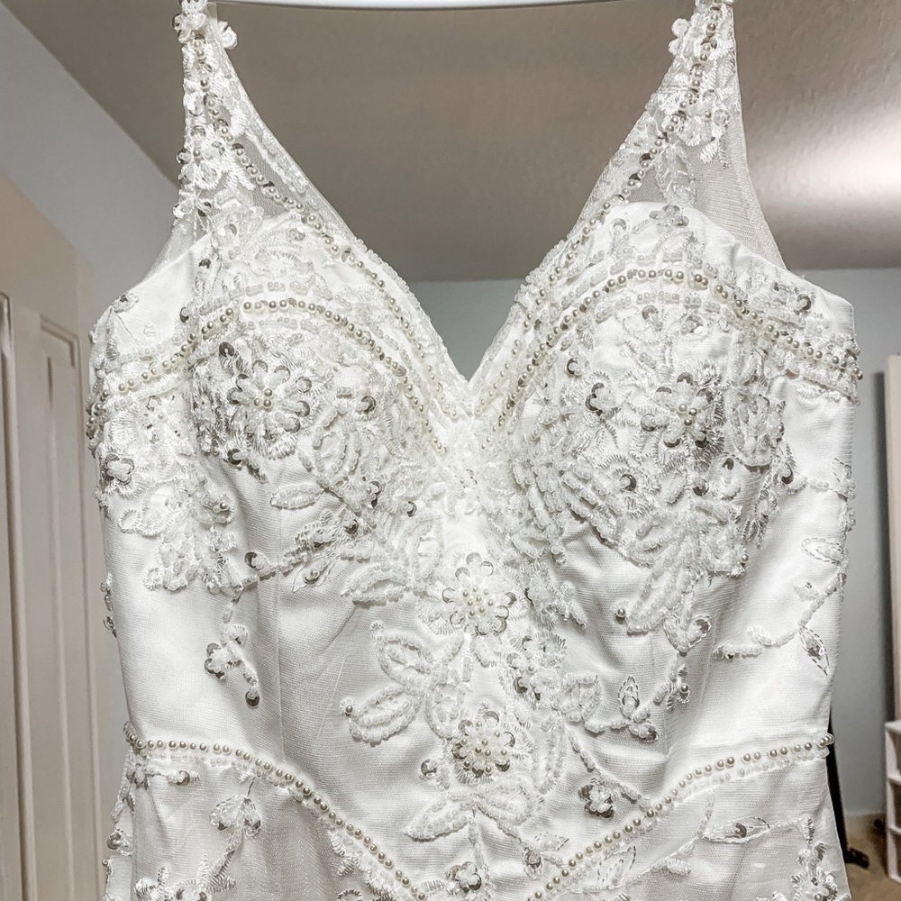 💖NWOT Gorgeous wedding dress size 2💖